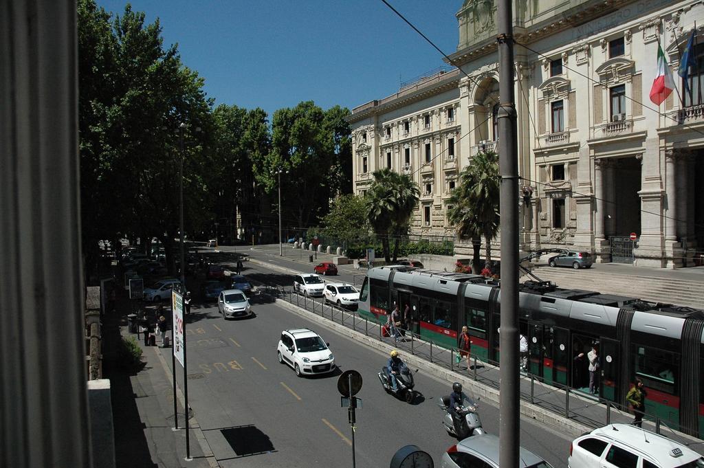 Domus Clara Hotel Rome Exterior photo