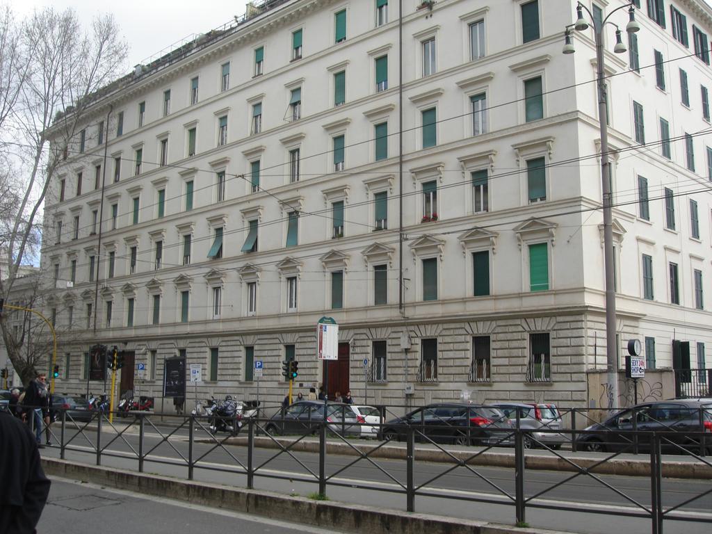 Domus Clara Hotel Rome Exterior photo