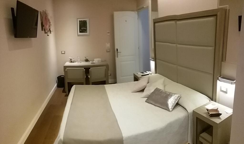 Domus Clara Hotel Rome Exterior photo
