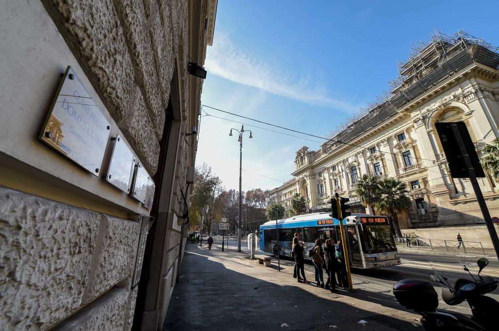 Domus Clara Hotel Rome Exterior photo