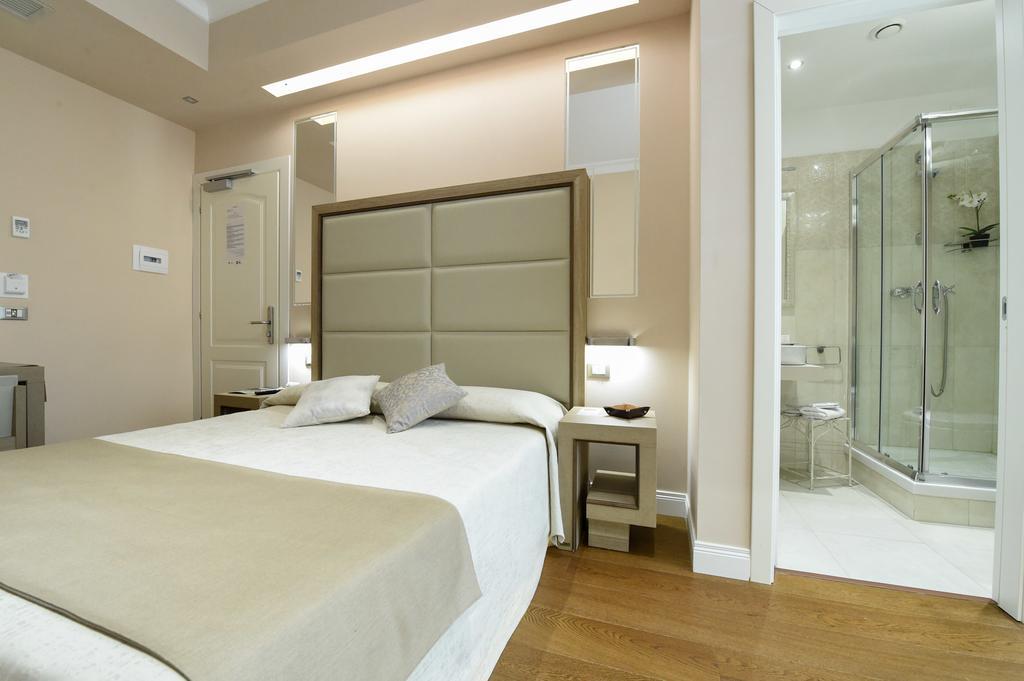 Domus Clara Hotel Rome Exterior photo